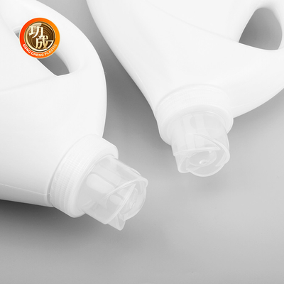 Semi-transparante plastic flessen met schroefdop